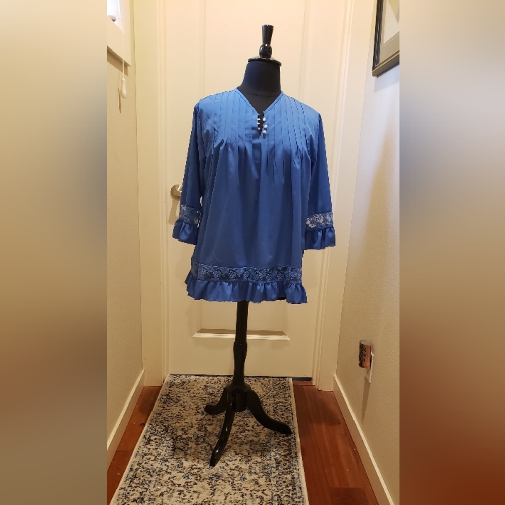 Zulily Women's Blue Lace-Trim Tunic Top